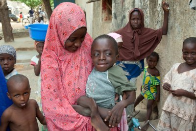 Adamu, un enfant de 12 ans victime de la polio au Nigeria.