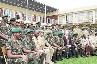 Des officiers rwandais.