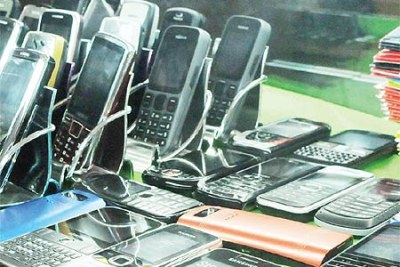 Communication Commission of Uganda has postponed switching off of fake phones to next year.