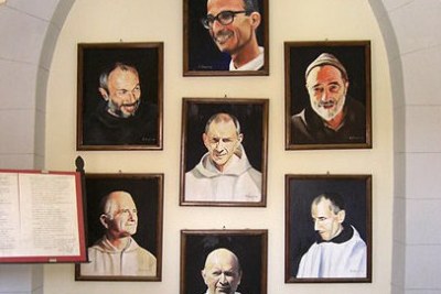 Portraits des frères moines de Tibhirine assassinés en 1996. Oratoire du prieuré Notre-Dame de l'Atlas, Midelt, Maroc.