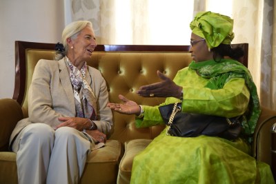 International Monetary Fund Managing Director Christine Lagarde (L) meets with Mali's Minister of Economy and Finance Bouare Filly Sissoko (R) at the Bamako International Airport January 8, 2014 at in Bamako, Mali. Lagarde is on a two country visit to Africa.