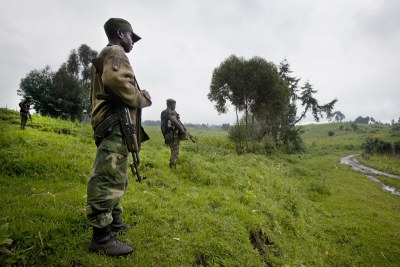 Des soldats congolais au Nord-Kivu le long de la frontière avec le Rwanda.