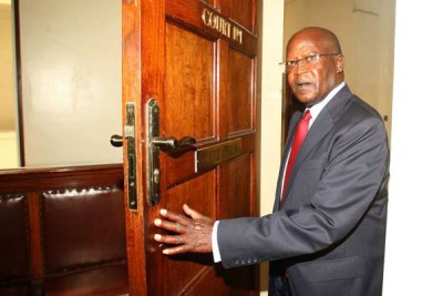 A former radio broadcaster Geoffrey Kiplagat, in a sworn affidavit, had accused Justice Tunoi of having received a Sh202 million bribe from Nairobi County Governor Dr Evans Kidero to influence the election petition judgment.