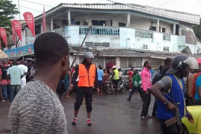 Drame de Laquintinie les manifestants exigent le limogeage du ministre de la santé et du directeur de l’hôpital, Douala (Camaeroun)