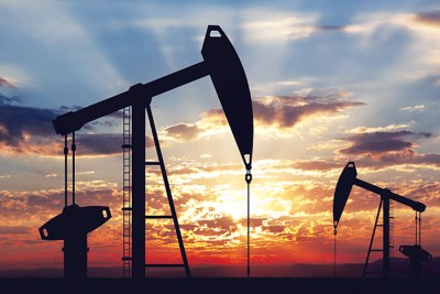 La baisse des cours du pétrole continue d'handicaper des pays producteurs comme l'Angola.