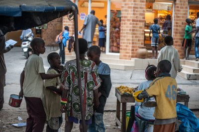 Ce phénomène des enfants mendiant dans les rues de Dakar devrait bientôt disparaitre avec la mesure prise par le gouvernement sénégalais de lutter contre ce fléau.