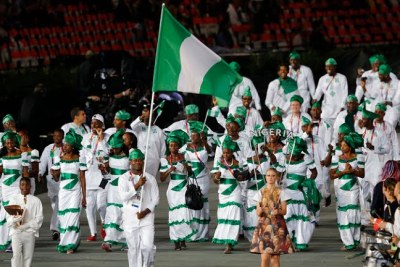 (Image d'archives) - Le porte-drapeau à la tête de l'équipe du Nigeria.