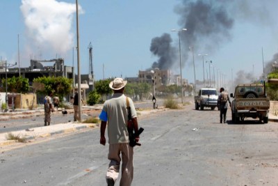 Les forces alliées au gouvernement d'union nationale libyen, dans le quartier Numéro 2 de Syrte, le 16 août 2016.