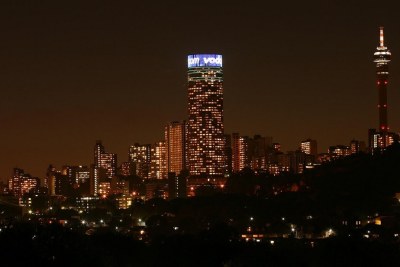 La nuit à Johannesburg, la capitale sud-africaine.