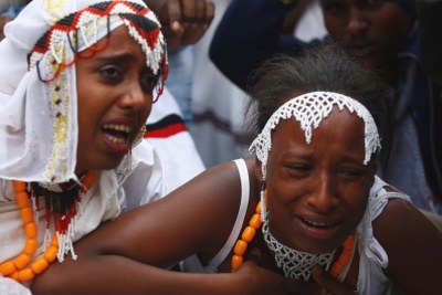 L'Ethiopie a décrété trois jours de deuil national après une bousculade lors d'un festival religieux dans Oromia - qui a commencé après que la police ait  tiré des gaz lacrymogènes d'avertissement - qui a fait au moins 50 personnes.