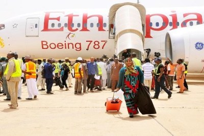 Passengers disembark from an Ethiopian Airline Boeing 787 at the Kaduna International Airport yesterday as the airport commenced international flights following a temporary closure of the Nnamdi Azikiwe International Airport, Abuja for repairs