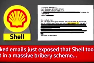 For years, Shell had strenuously denied that it knew anything about the involvement of convicted money launderer and former Nigerian oil minister Dan Etete in its purchase of the rights to one of Nigeria's biggest oil fields.
But last week, the British environmentalist and anti-corruption organization, Global Witness, published confidential emails written by a Shell employee. This correspondence, which went right to the top of the Shell management hierarchy, proves that there was a direct link to the convicted Nigerian.