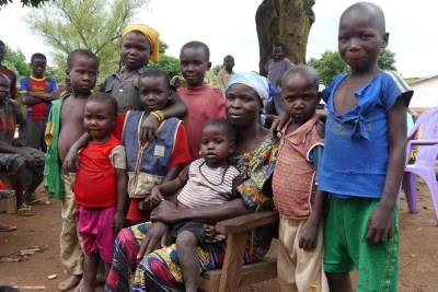Véronique et certains de ses enfants ont passé 6 mois à se cacher dans la brousse à Bohong après les éruptions de violence en République centrafricaine.