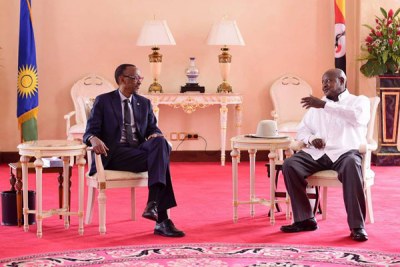 Rwandan president Paul Kagame, left, and his Ugandan counterpart Yoweri Museveni meet at State House Entebbe on March 25, 2018.(file photo).