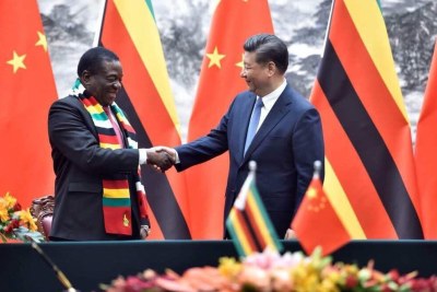 Zimbabwe's Emmerson Mnangagwa and Chinese President Xi Jinping (file photo).