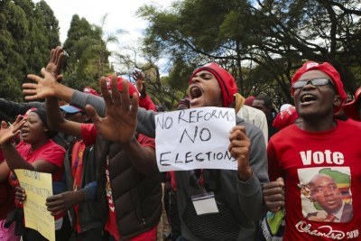 Thousands of demonstrators from the Movement for Democratic Change (MDC) Alliance flocked the city centre in Harare.