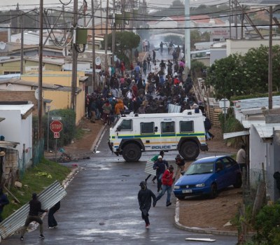 Photo Essay - Hermanus Residents, Police Clash During Protests