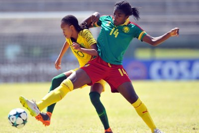 Abena Theresa Ninon of Cameroon tackles Linda Motlhalo of South Africa   during Cosafa Womens Championship Final match between Cameroon and South Africa (file photo).