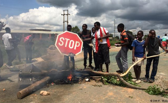 Mnangagwa Returns Home As Activists Call for New Shutdown