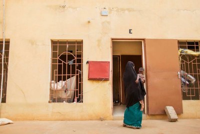 Des spécialistes des droits de l'homme de la MINUSMA effectuent des visites de contrôle régulières dans une prison de Sévaré, dans la région de Mopti au Mali.