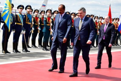 Le président Isaias Afwerki et sa délégation sont arrivés cet après-midi à l'aéroport Vunukova-2 de Moscou à 13 h 30 LT et ont été chaleureusement accueillis par le vice-ministre des Affaires étrangères, M. Rudenko Andrei.
