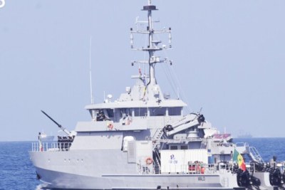 Cinq commandos de la marine sénégalaise sont portés disparus depuis vendredi, après que leur patrouilleur a intercepté, au large de Dakar, un navire suspecté de trafic international de stupéfiants
